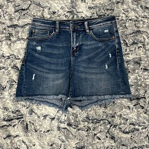 Judy Blue Frayed Hem Shorts. Style JB150040